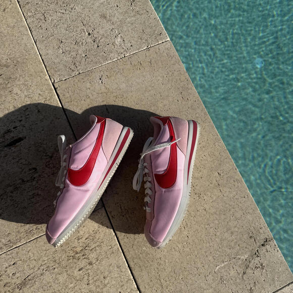 Nike Women's Classic Cortez Sneakers Valentine’s Pink Red Size 9.5 - Picture 4 of 9